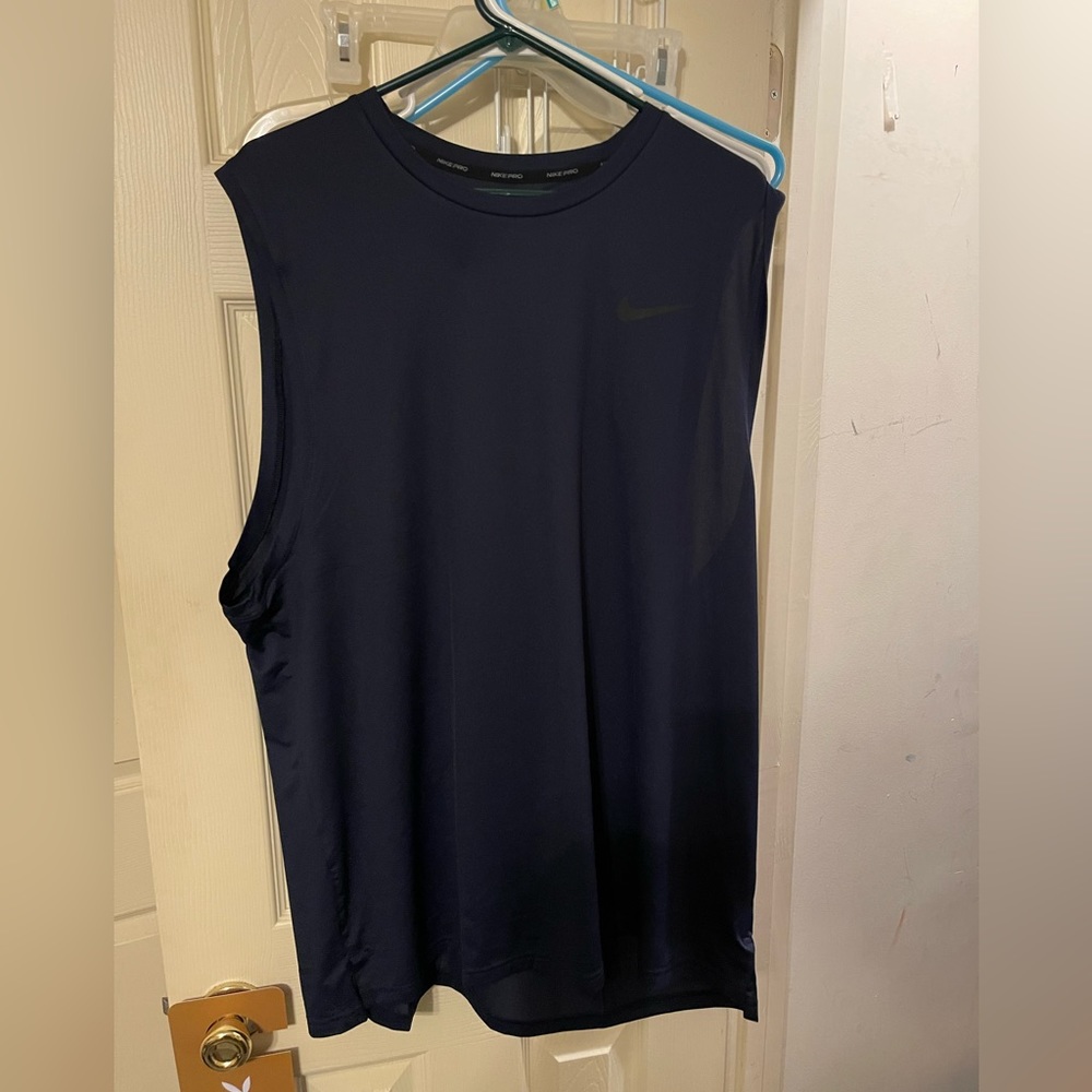 Nike sleeveless shirt